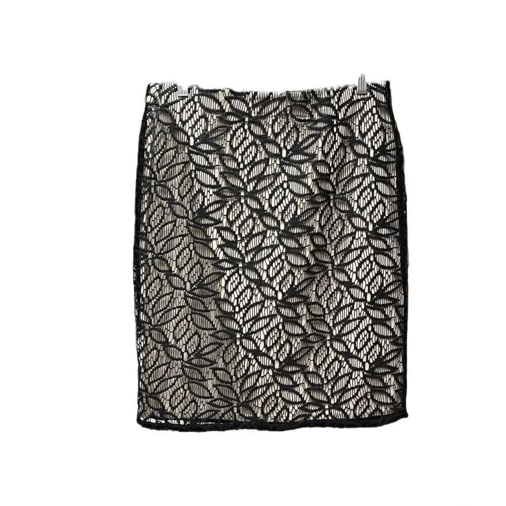 🌟70% OFF🌟 Ann Taylor🌟Black Lace Skirt